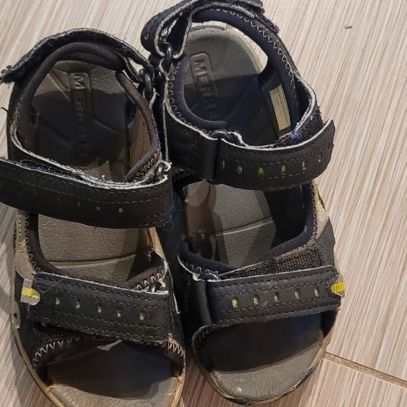 Boys sandals - Picture 1 of 5
